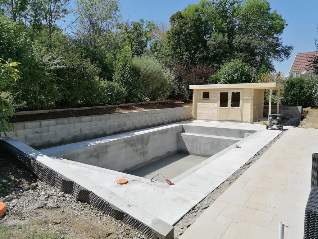 Chantier Boulogne - Annecy- Piscine 8.5x4.5 - terrasse et mur -3